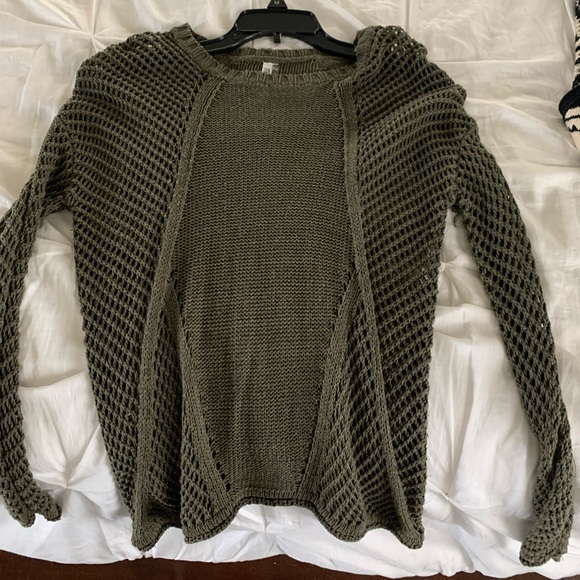 Sweaters - Army green sweater